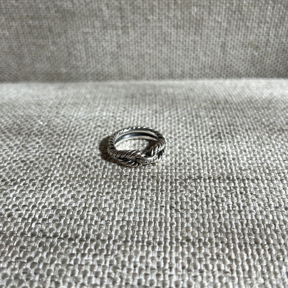 David Yurman Cable Loop Band Ring in Sterling Silver with Pavé Diamonds - Picture 4 of 9